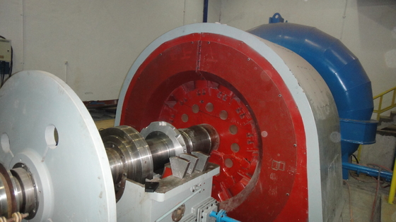 Generatori idroturbinici di potenza nominale di 1000 kW per sistemi di raffreddamento dell'acqua