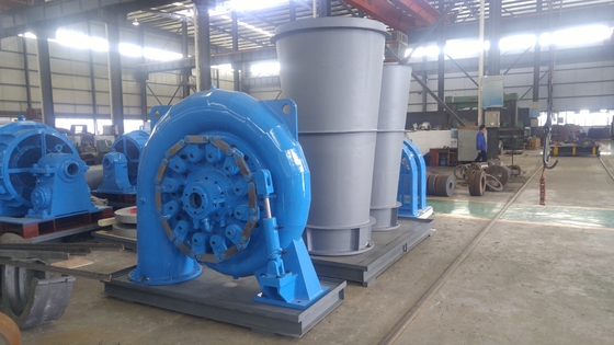 Generatore a turbina idrica per la produzione di energia orizzontale