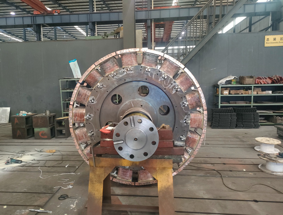 Turbina ad acqua in acciaio al carbonio tasso di flusso dell'albero verticale 0,1 m3/S-10 m3/S per l'idroelettricità