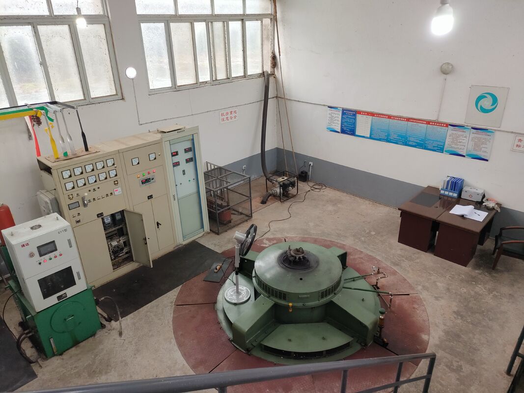 Turbina idroelettrica Kaplan con mozzo in acciaio al carbonio, potenza nominale da 2 a 50 MW e raffreddamento ad acqua per energia idroelettrica sostenibile