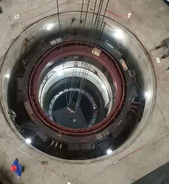 Disposizione verticale Parti di turbine ad acqua in acciaio inossidabile con forte resistenza alla corrosione